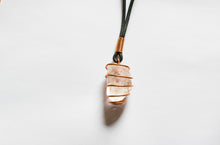 Load image into Gallery viewer, Clear Quartz Points Necklace